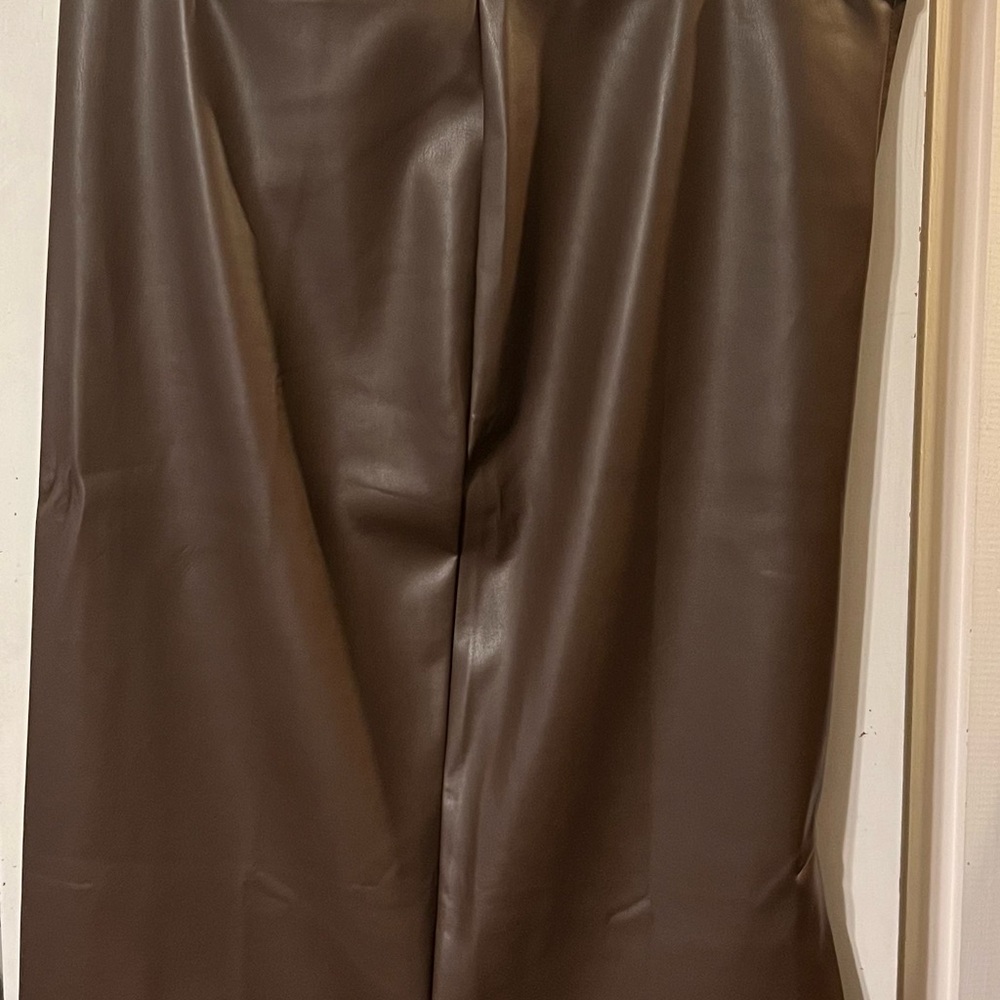 Elegant Brown Leather Skirt